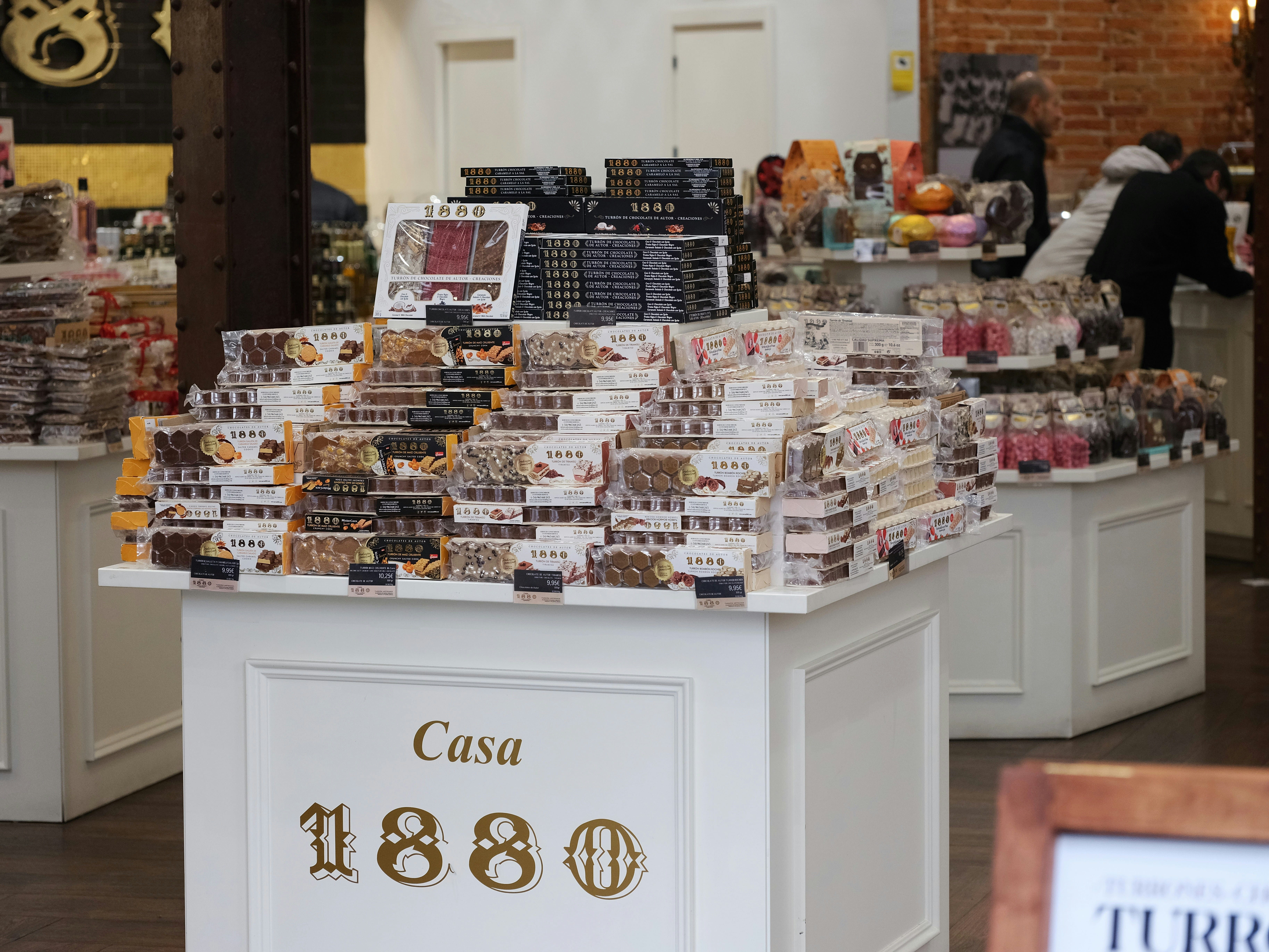 西班牙22 款必買伴手禮清單：藥妝、食物、精品、鞋子，購物秘訣一次告訴你| 輕裝上陣